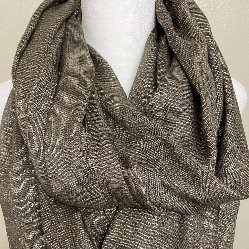 ✨Express Shimmering Bronze Infinity Scarf. - Picture 4 of 7